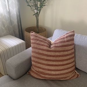 SewAndCloth pillow cover.